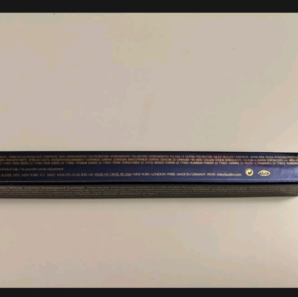 Estee Lauder Double Wear Infinite Waterproof Liner - Picture 2 of 7